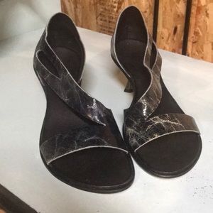 Cydwoq sandals with heel size 39 1/2 (9.5)